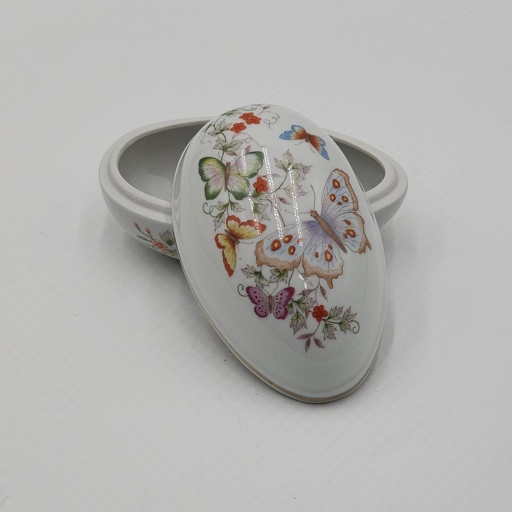 Vintage Avon Porcelain Treasure Egg Butterfly Fantasy 1974 22k Gold Trim